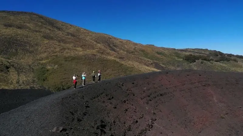 L'Eruzione dell'Etna del 2002: Uno Spettacolo della Natura